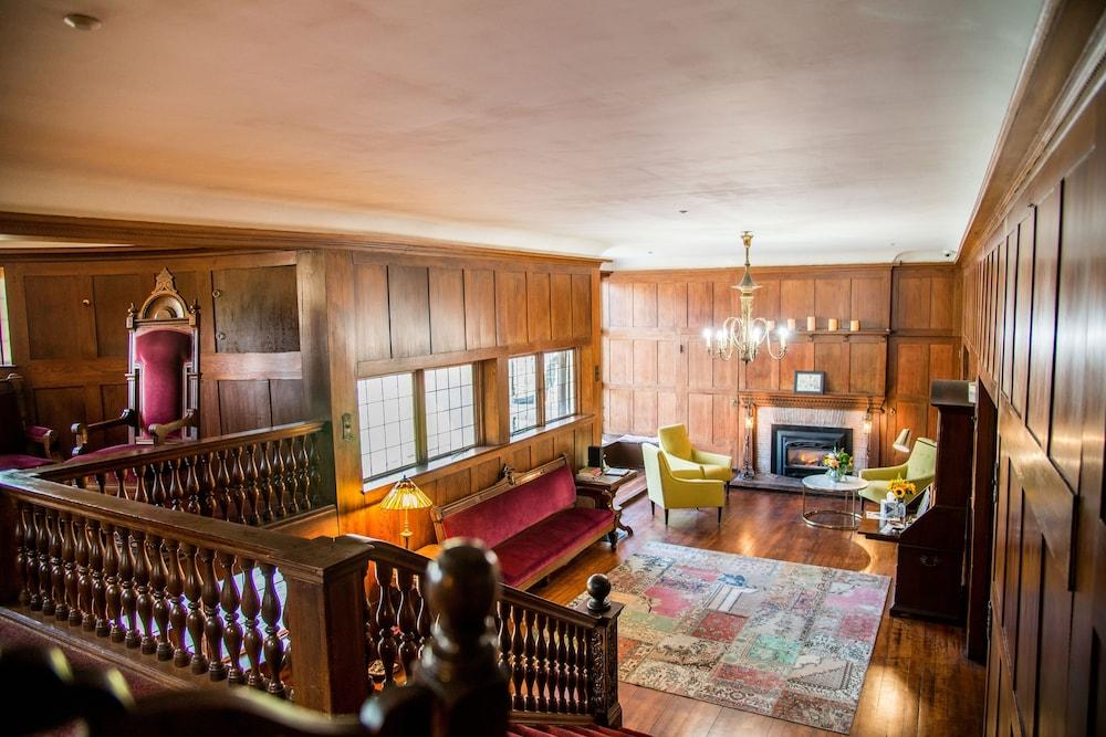 Cedar Gables Estalagem 4*